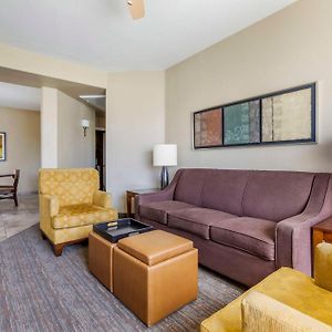 Two-Bedroom Suite Accessible Tub